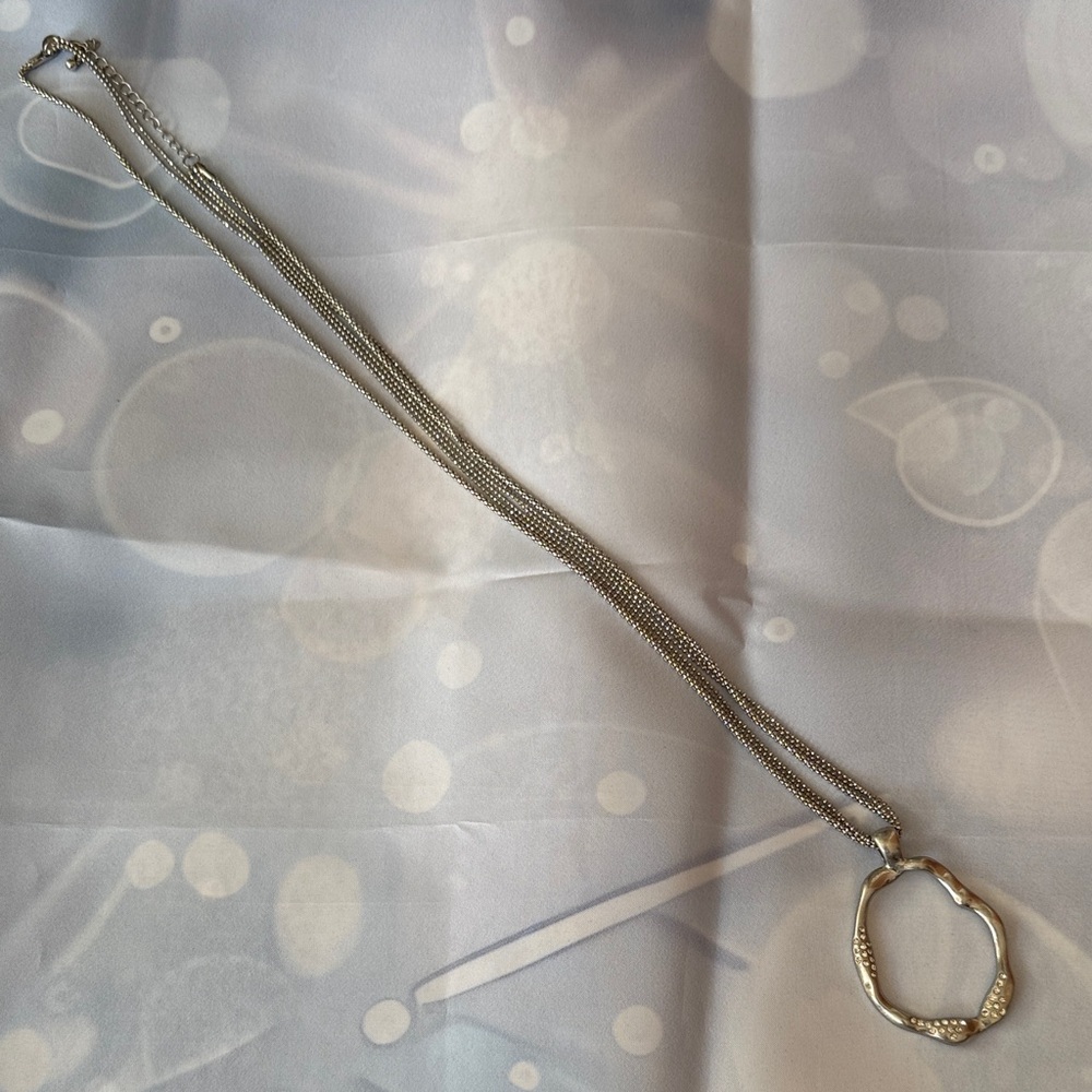 Elegant Silver Pendant Necklace